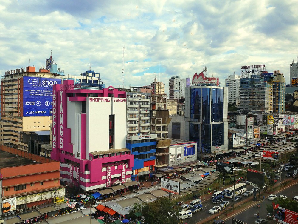 Vista del centro de Ciudad del Este, Paraguay