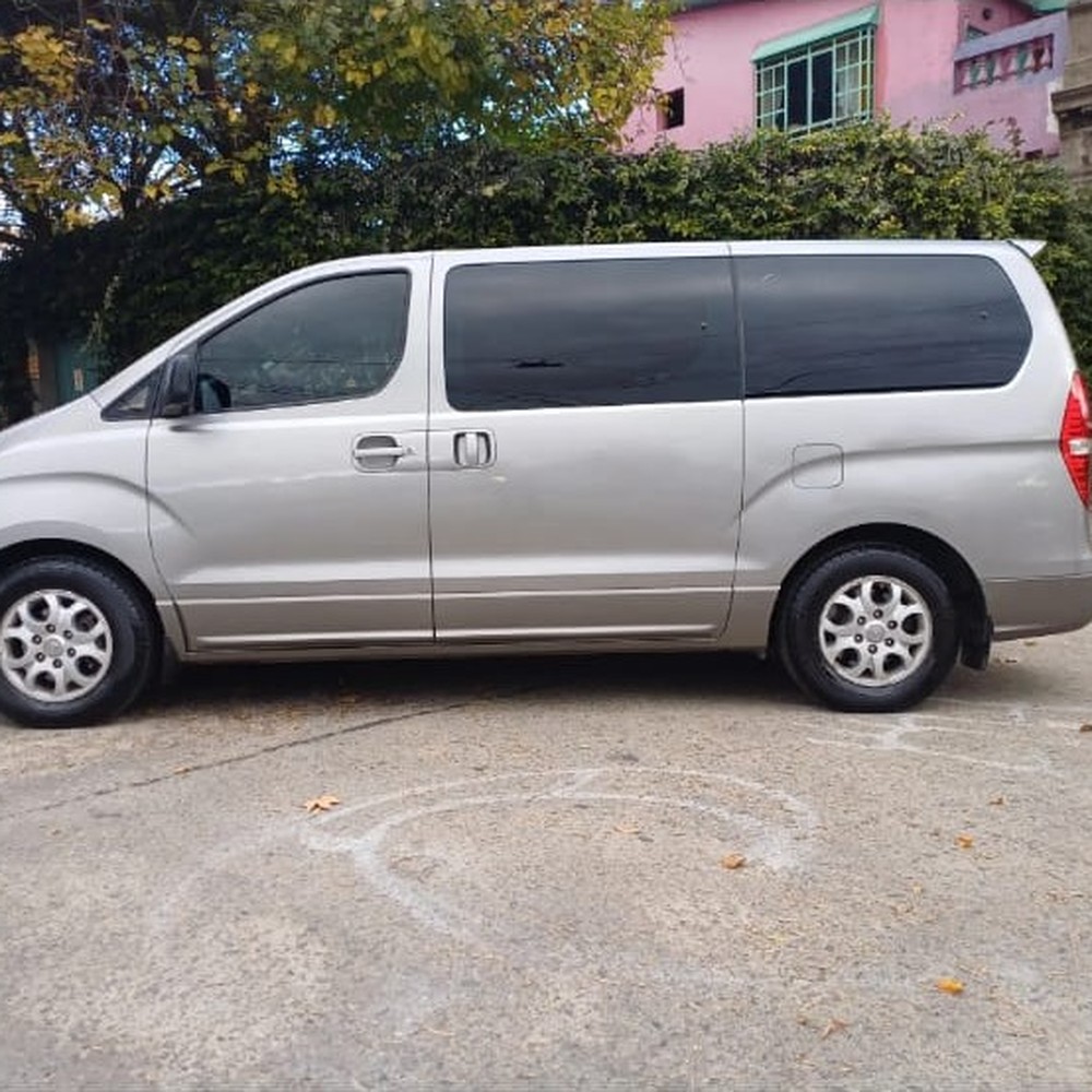 Vista lateral de la Hyundai H1